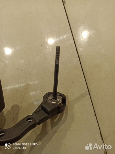 Рычаг(ручка) регулирования высоты рулевой колонки