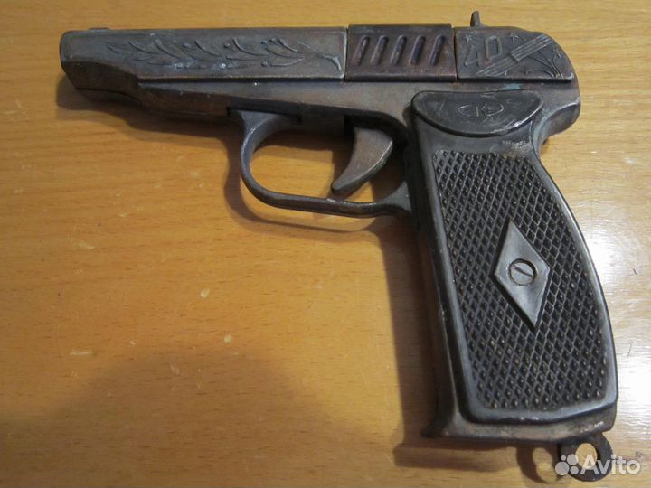 Пистолет под пистоны 40 лет победы СССР