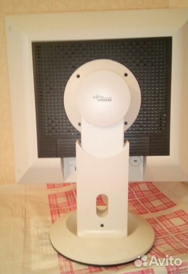 Монитор Fujitsu Siemens