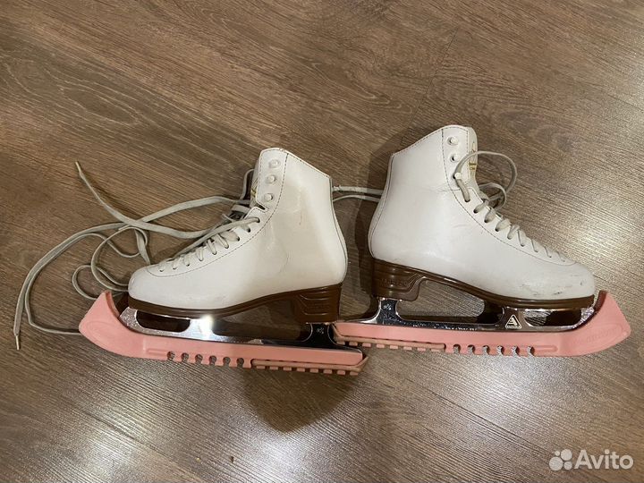 Коньки проффесионалтеые “Jackson” Atrist