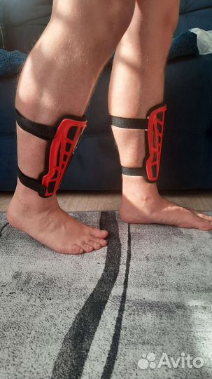 Щитки футбольные