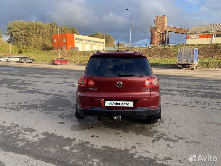 Volkswagen Tiguan 2.0 AT, 2011, 209 000 км