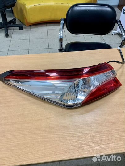Фонарь левый toyota camry v70 Оригинал