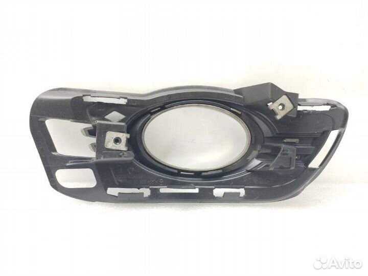 Накладка противотуманной фары передняя левая