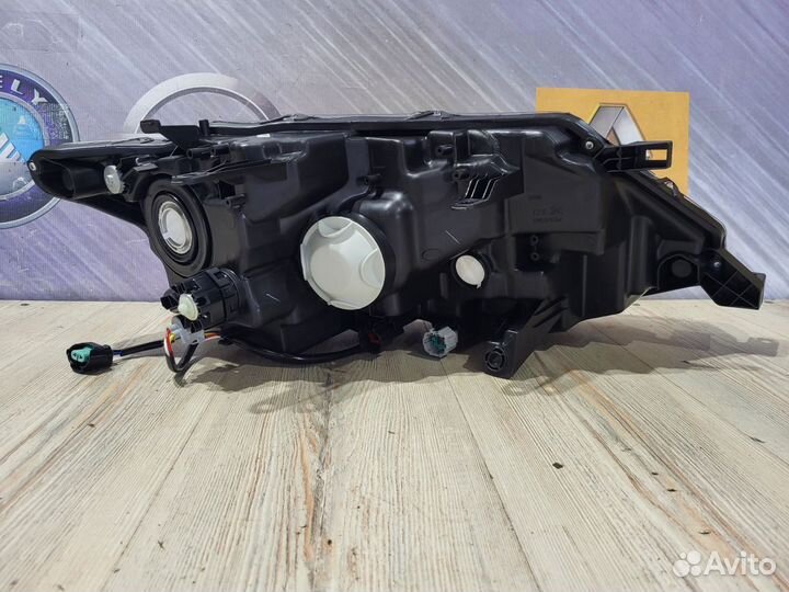 Фара Nissan X-trail T32 Лев