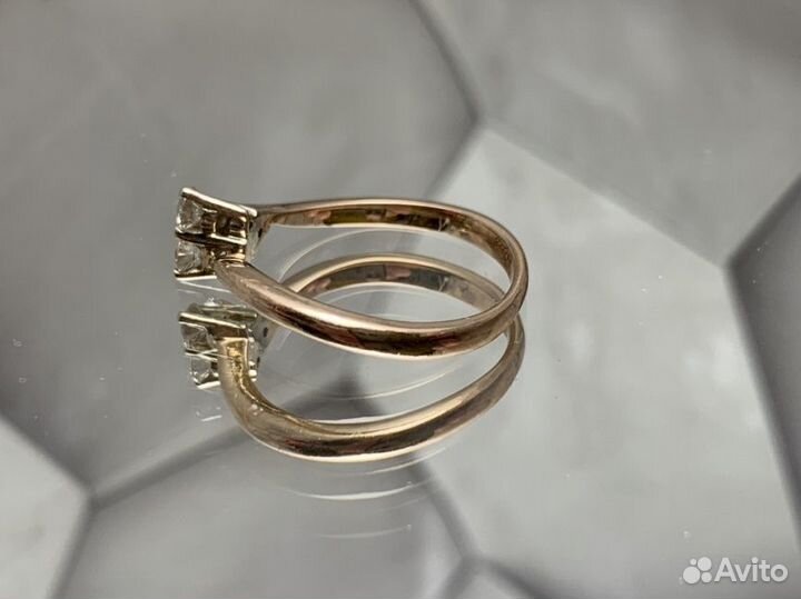 Золотое кольцо с бриллиантами 585 пробы массой 2.2