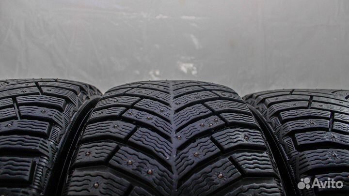 Michelin X-Ice North 4 225/50 R18 и 255/45 R18 99T