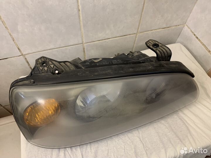 Фара правая hyundai elantra lll (XD)