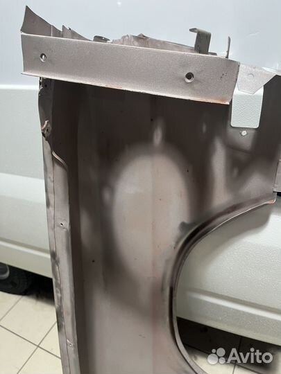 Крыло газ 24 первой серии