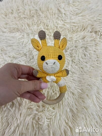 Жираф игрушка погремушка ручная работа