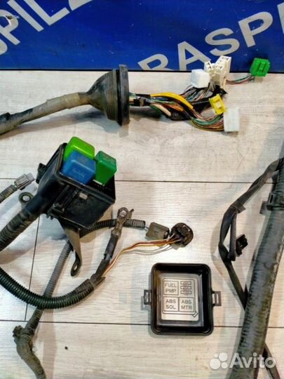 Электропроводка (коса) под капот Toyota Crown