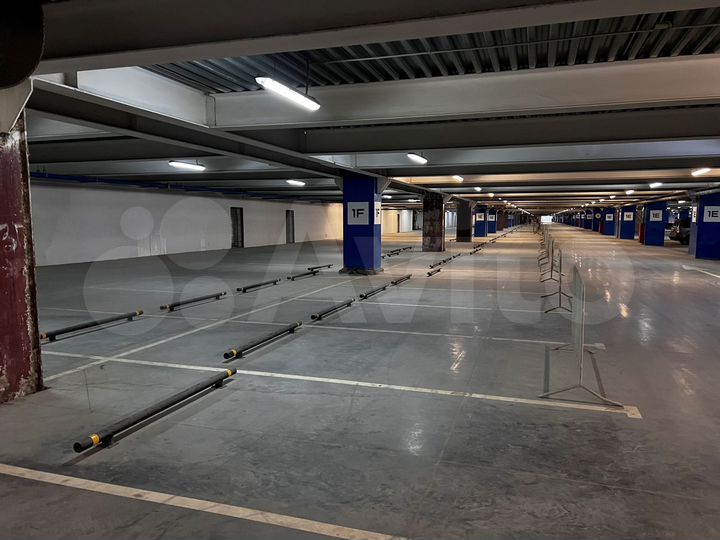 Машиноместо, 13 м²