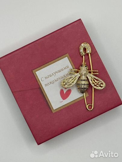 Брошь пчела