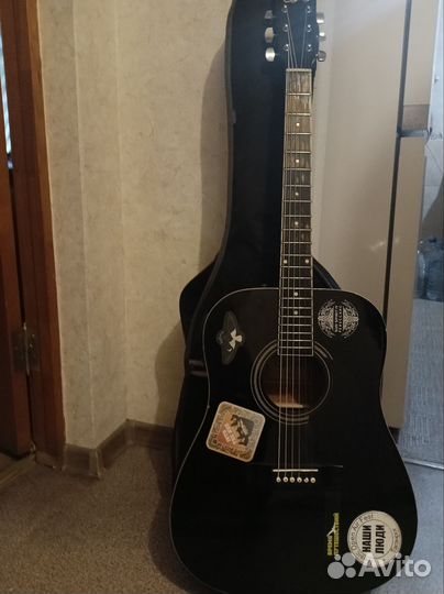 Акустическая гитара