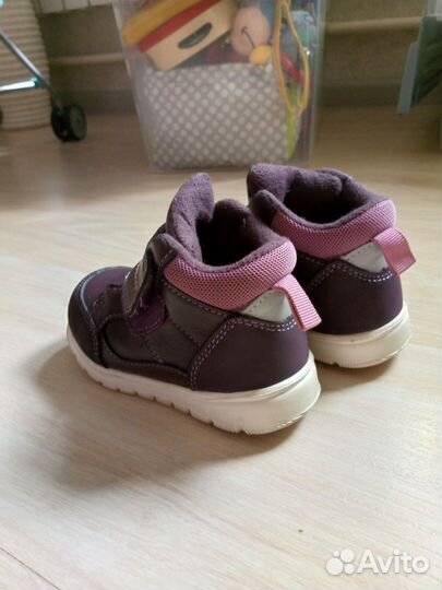 Ботинки демисезонные для девочки 22 размер