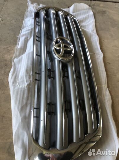 Решетка радиатора toyotа cruiser 200