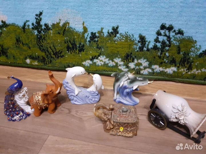 Отдам статуэтки дельфины фарфор