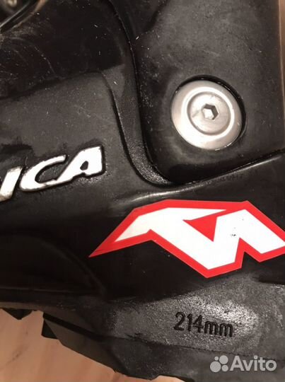 Горнолыжные ботинки детские,шлем горнолыжный дет