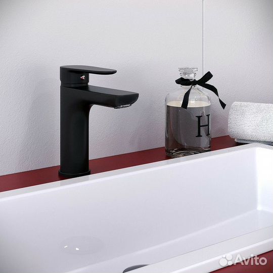 Смеситель для умывальника Aringa Рейн AR02009BL