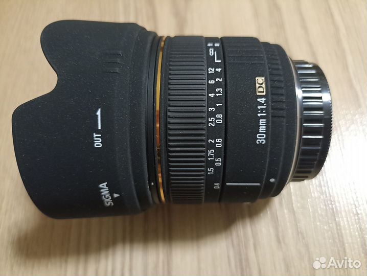 Объектив Sigma 30 1.4 на Pentax K