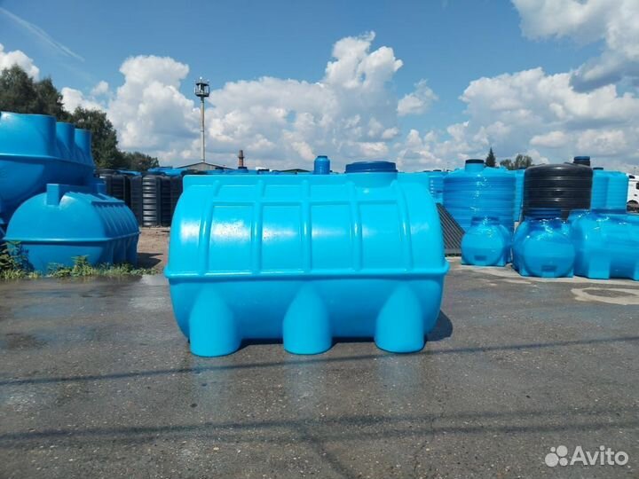 Резервуар пластиковый 1,5 тонны для гсм и топлива