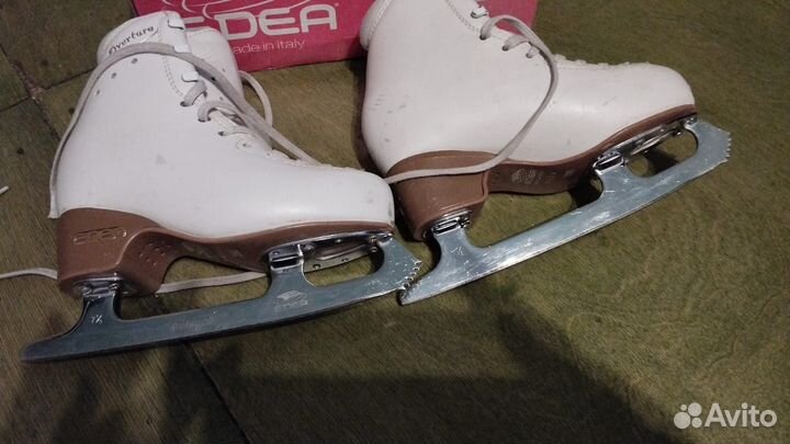 Фигурные коньки edea