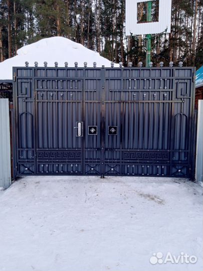 Ворота с элементами ковки