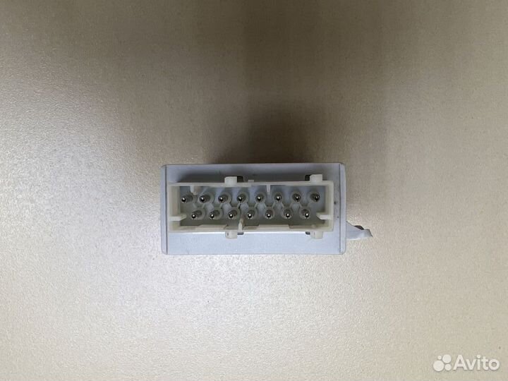 Блок доводчика багажника BMW 7 E65