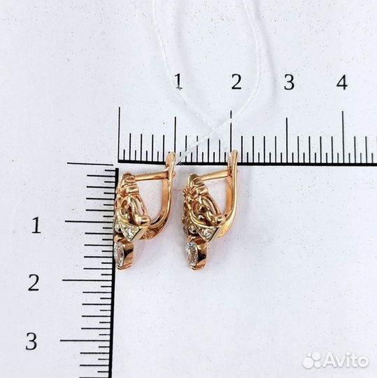 Серьги с синтетическим камнем Золото