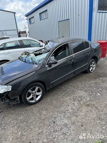 В разборе Passat B6