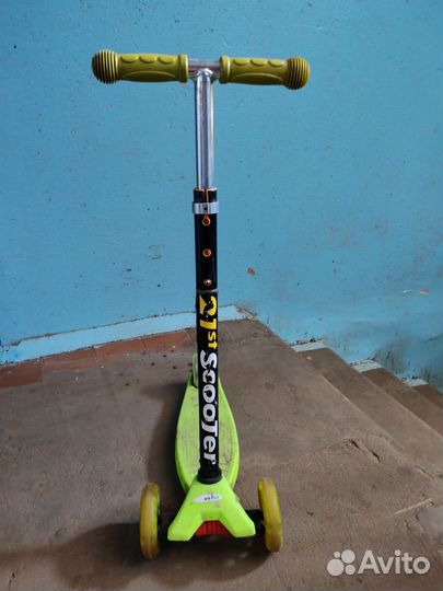 Самокат детский трехколесный