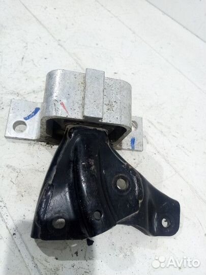 Опора двигателя правая Renault Logan 1