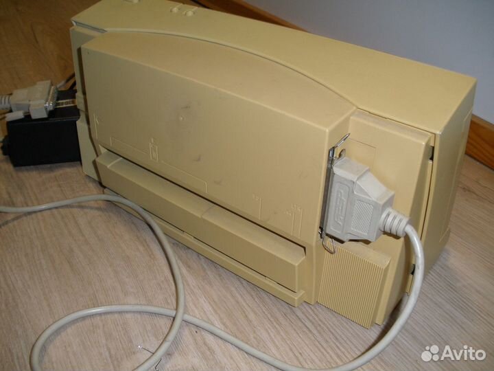 Ретро принтер Hewlett Packard DeskJet 400