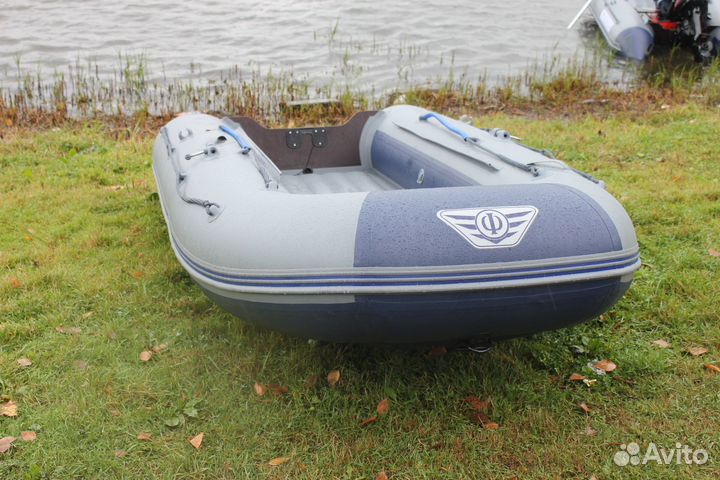 Лодка флагман 330 U