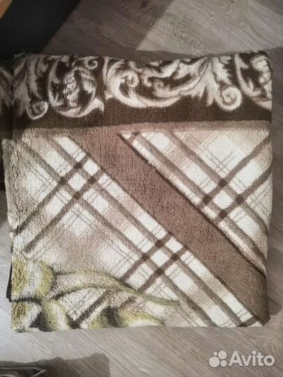 Одеяло и пледы