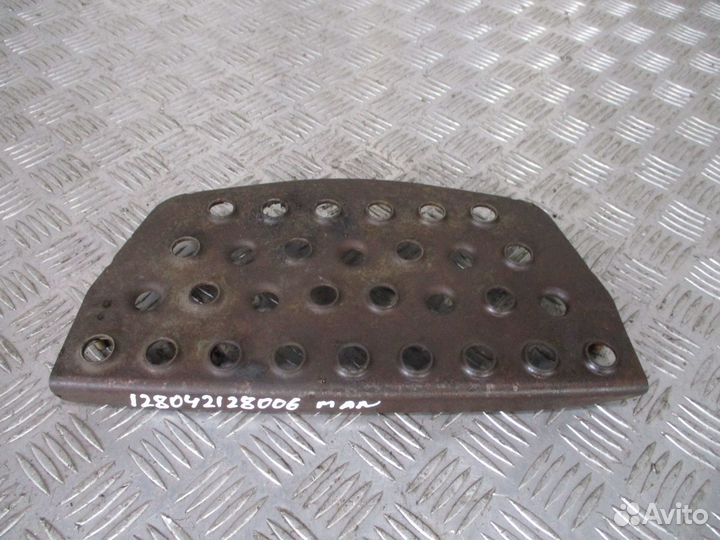 Накладка подножки MAN 81615105187