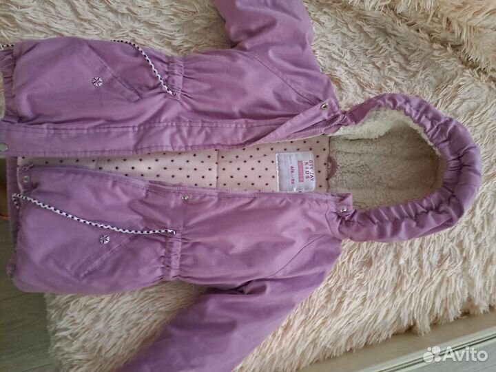 Продам куртку для девочки