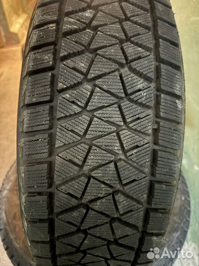 Bridgestone Blizzak DM-V2 235/65 R18