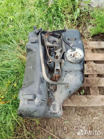 Бензобак на Ивеку