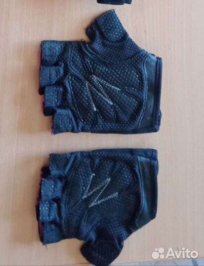 Перчатки