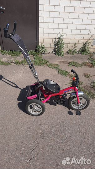 Детский велосипед с ручкой