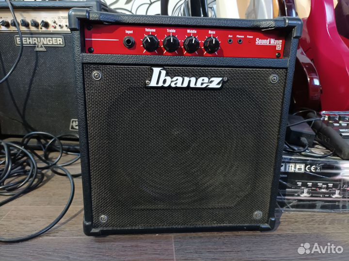 Ibanez sw15 Soundwave басовый комбоусилитель