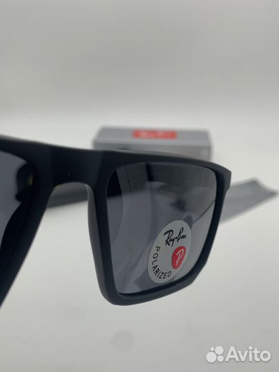 Солнцезащитные очки Ray-Ban RB8375