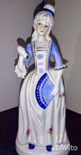 Фарфоровые статуэтки Китай