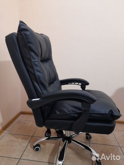 Компьютерное кресло руководителя