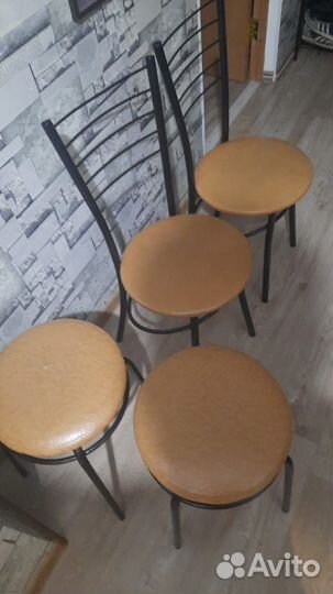 Стулья и табуреты