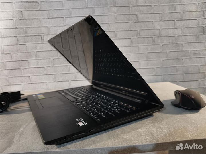 Для работы, учебы 8 гигововый на SSD 256 GB Lenovo