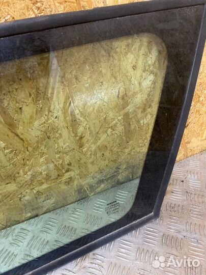 Стекло глухое заднее Nissan Primera P11 GA16DE