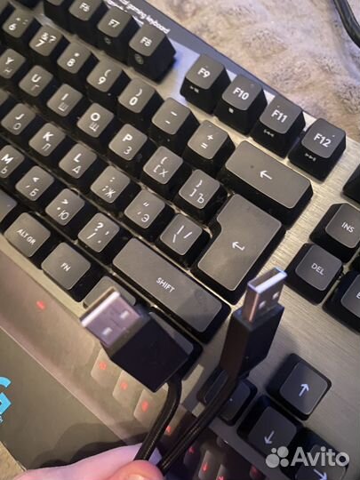 Игровая клавиатура logitech