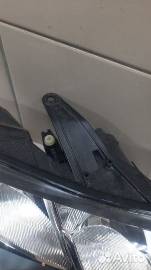 Фара правая Renault Logan